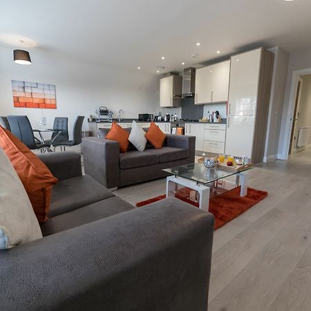 Helios Court Penthouse Serviced Apartment By Ferndale Maidenhead Kültér fotó