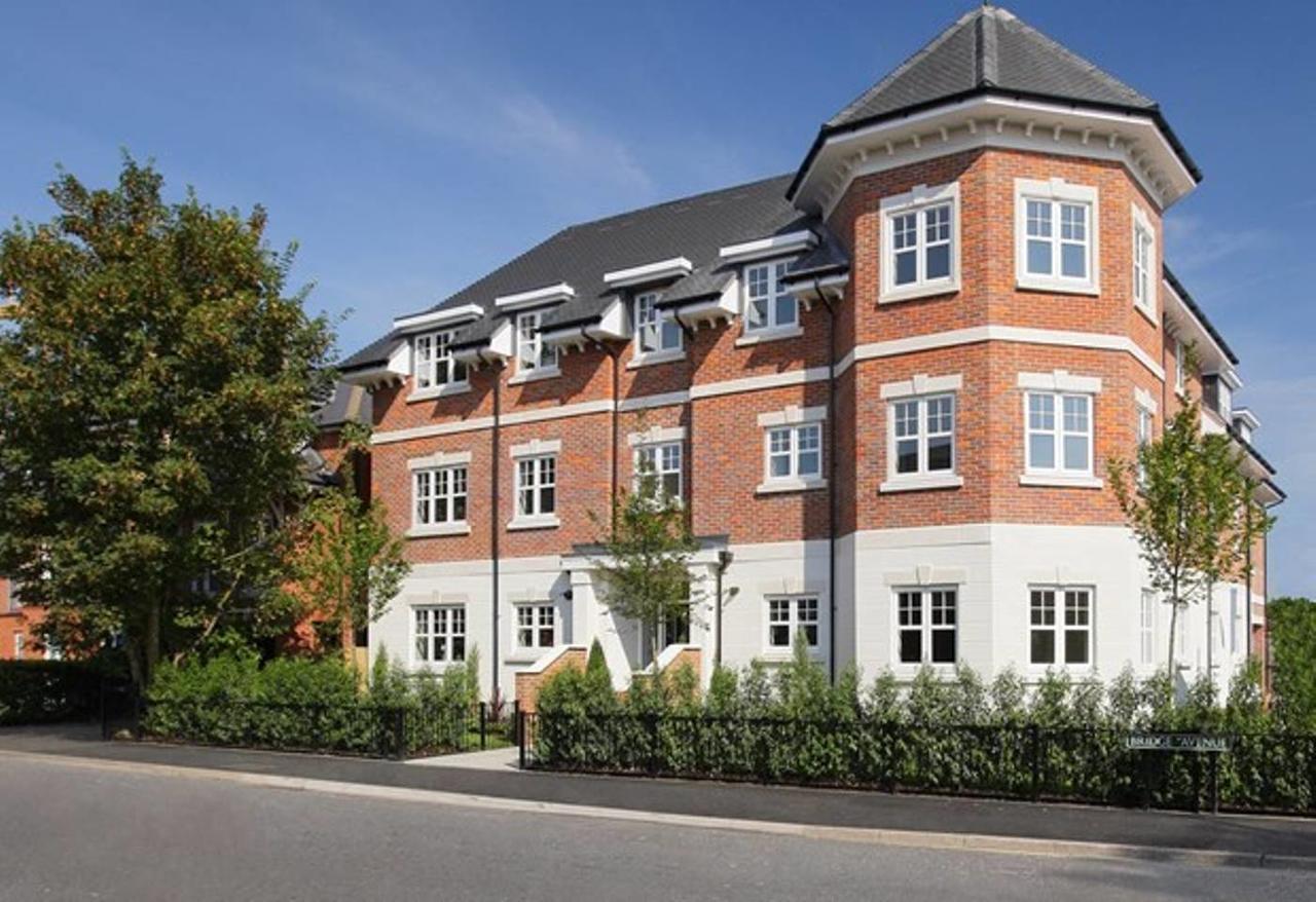 Helios Court Penthouse Serviced Apartment By Ferndale Maidenhead Kültér fotó