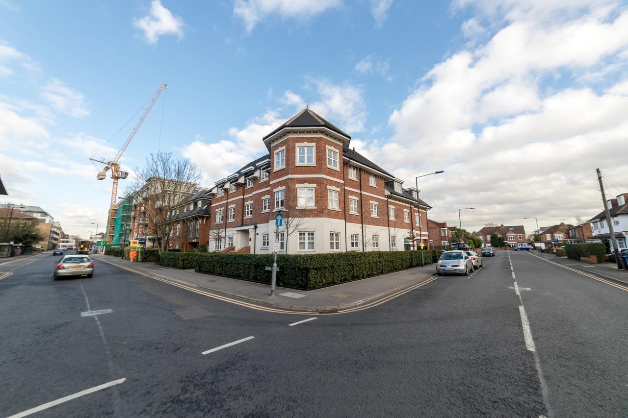 Helios Court Penthouse Serviced Apartment By Ferndale Maidenhead Kültér fotó