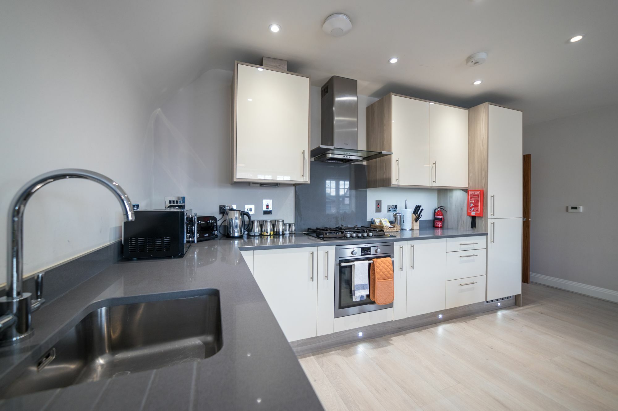Helios Court Penthouse Serviced Apartment By Ferndale Maidenhead Kültér fotó