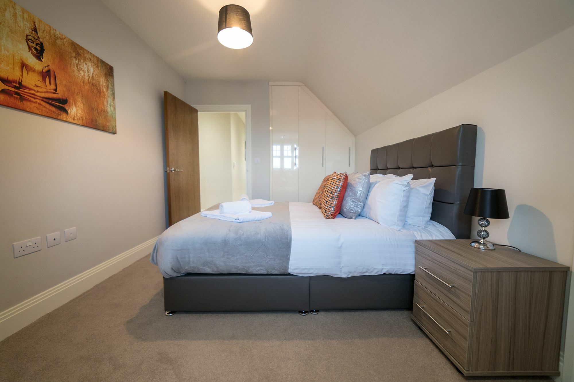 Helios Court Penthouse Serviced Apartment By Ferndale Maidenhead Kültér fotó