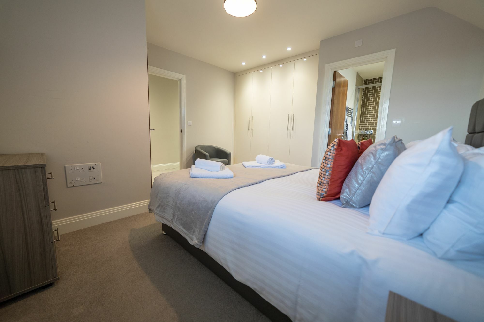 Helios Court Penthouse Serviced Apartment By Ferndale Maidenhead Kültér fotó
