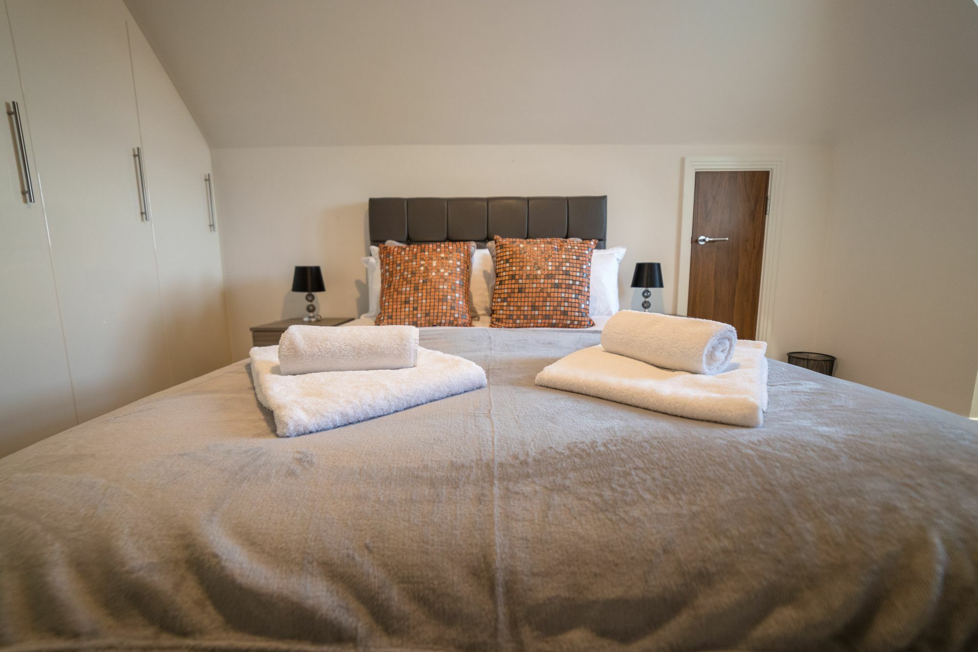 Helios Court Penthouse Serviced Apartment By Ferndale Maidenhead Kültér fotó