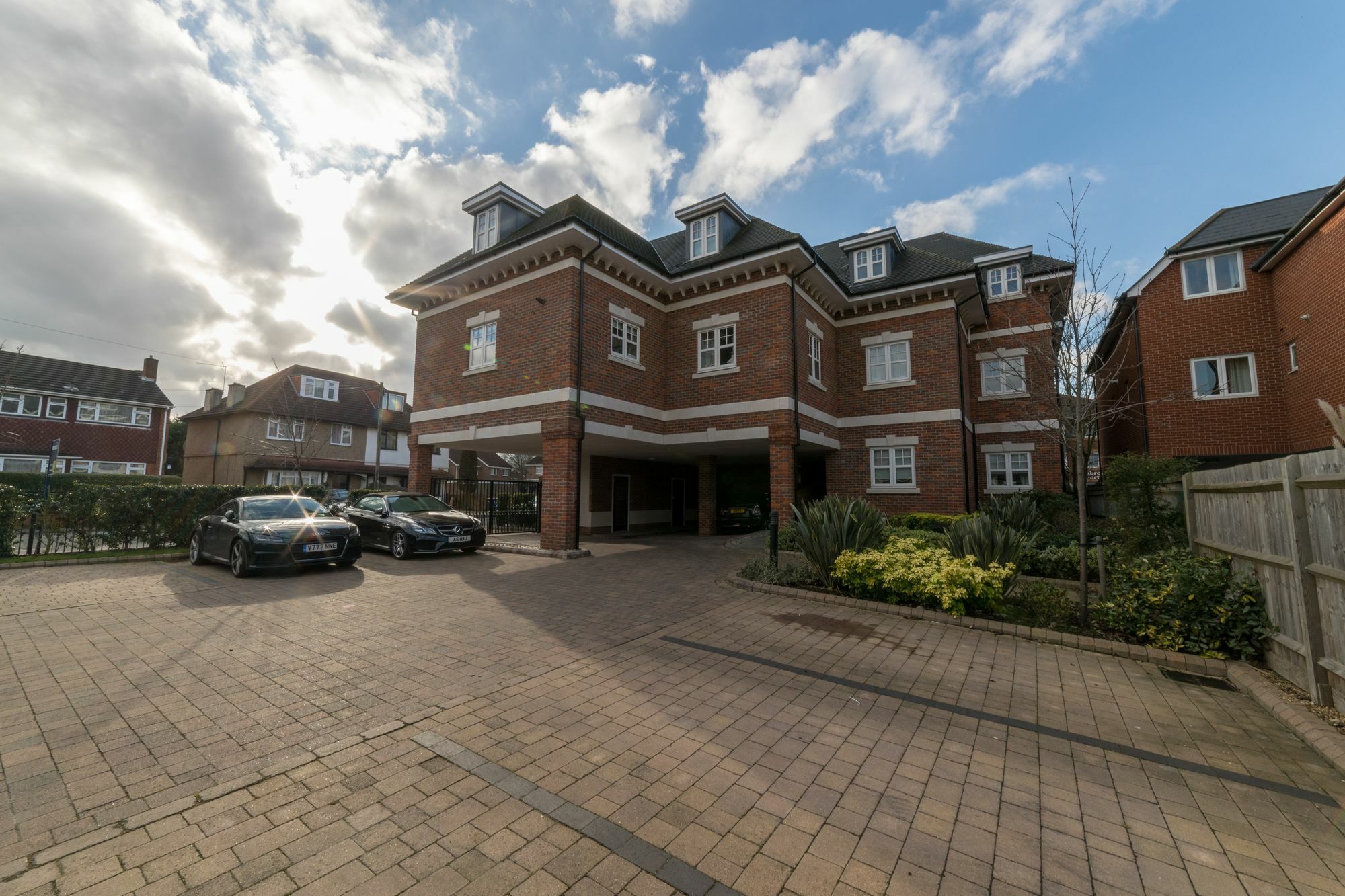 Helios Court Penthouse Serviced Apartment By Ferndale Maidenhead Kültér fotó